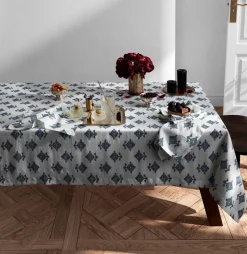 Matouk Schumacher Rubia Tablecloth in Navy