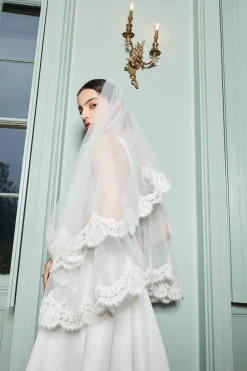 Maureen Circle Veil With Lace Edging