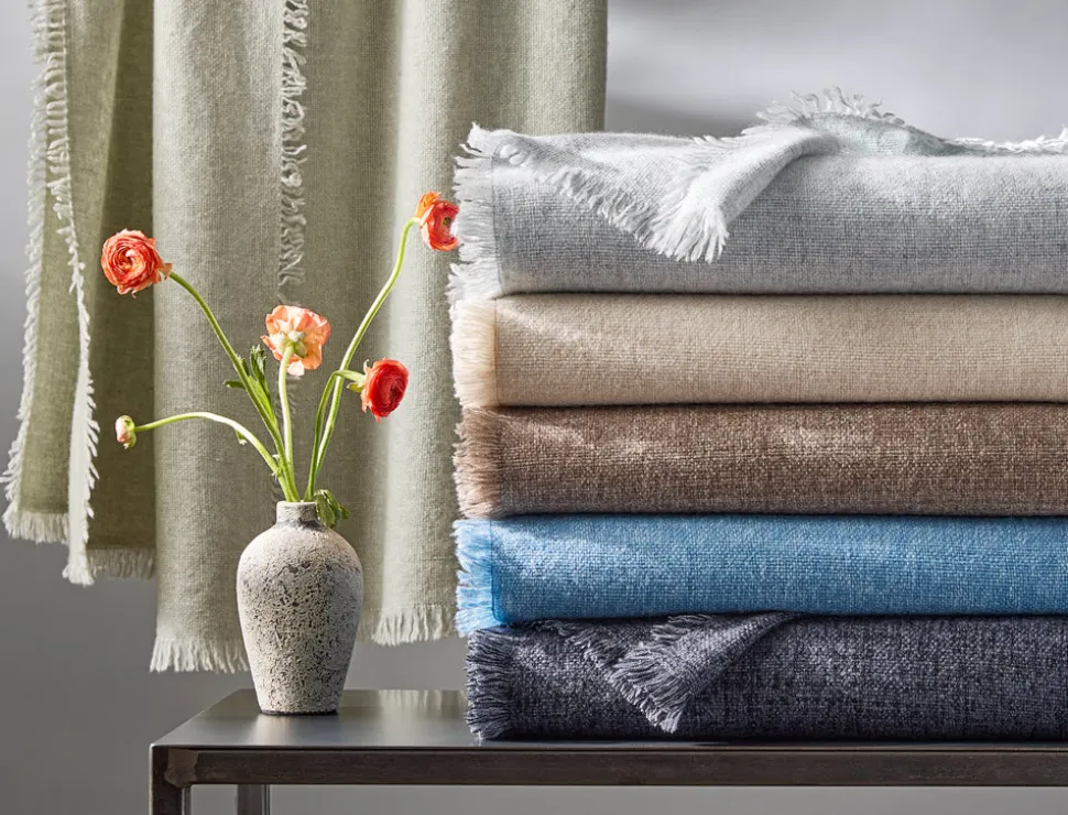 Maya Throw