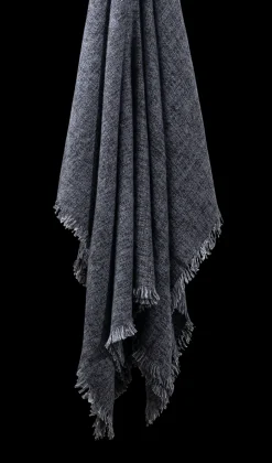 Maya Throw