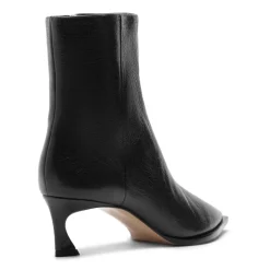 Myra 50 in Black