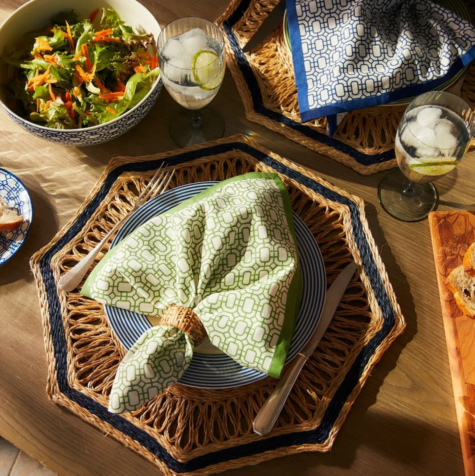 Newport Garden Gate Dinner Napkins in Green, Set of 4