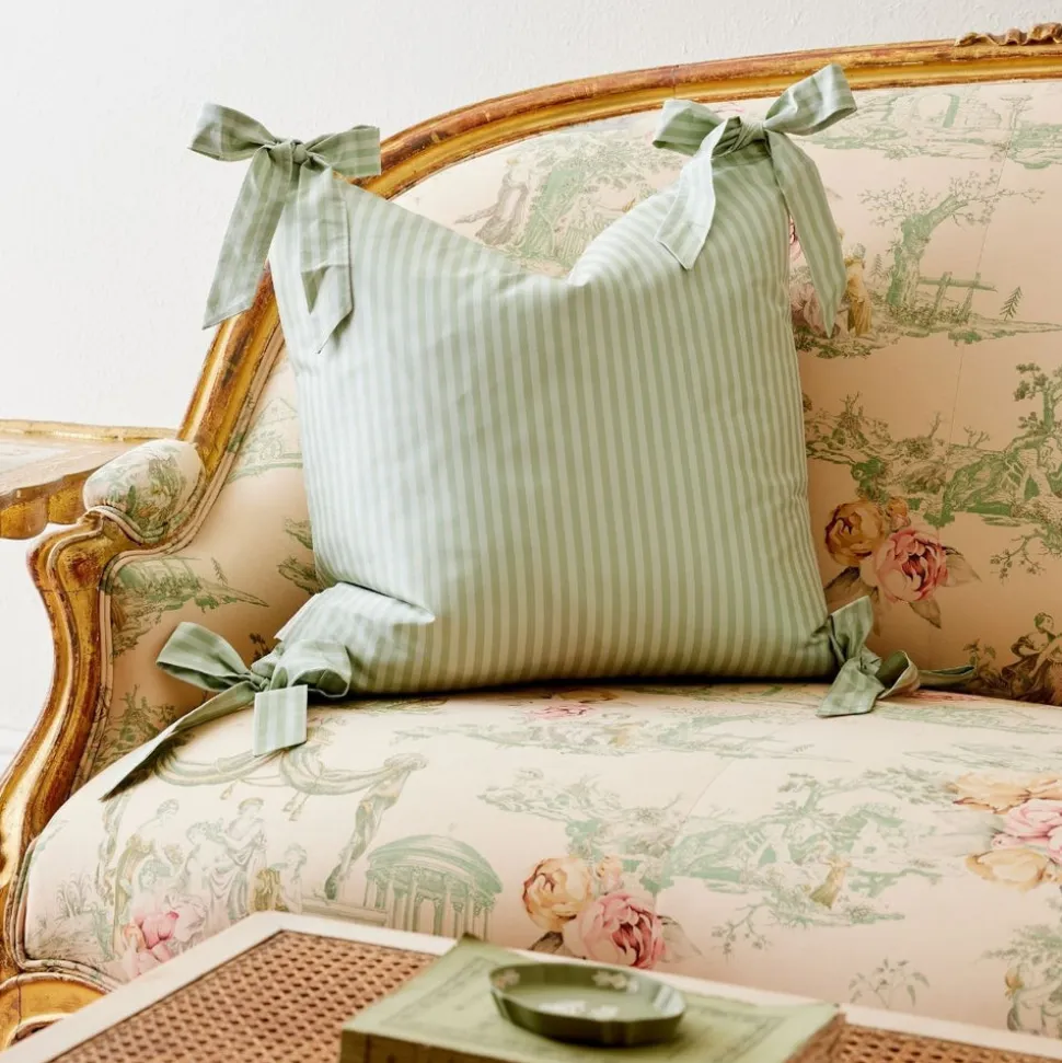 Noelle Bow Pillow in Wintergreen