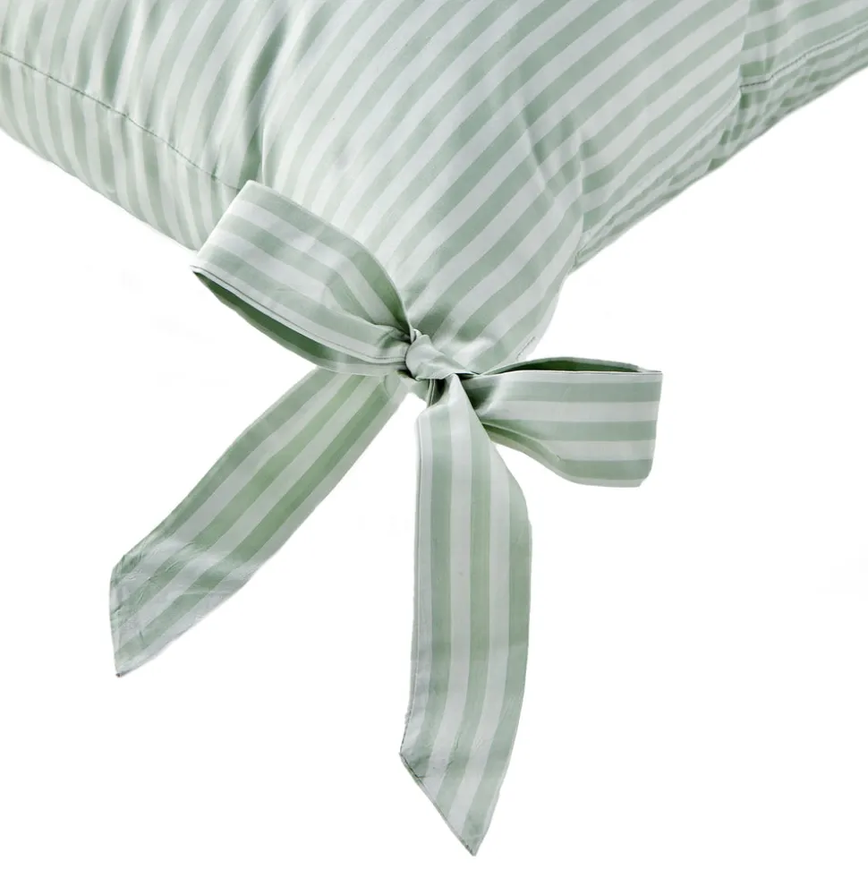 Noelle Bow Pillow in Wintergreen