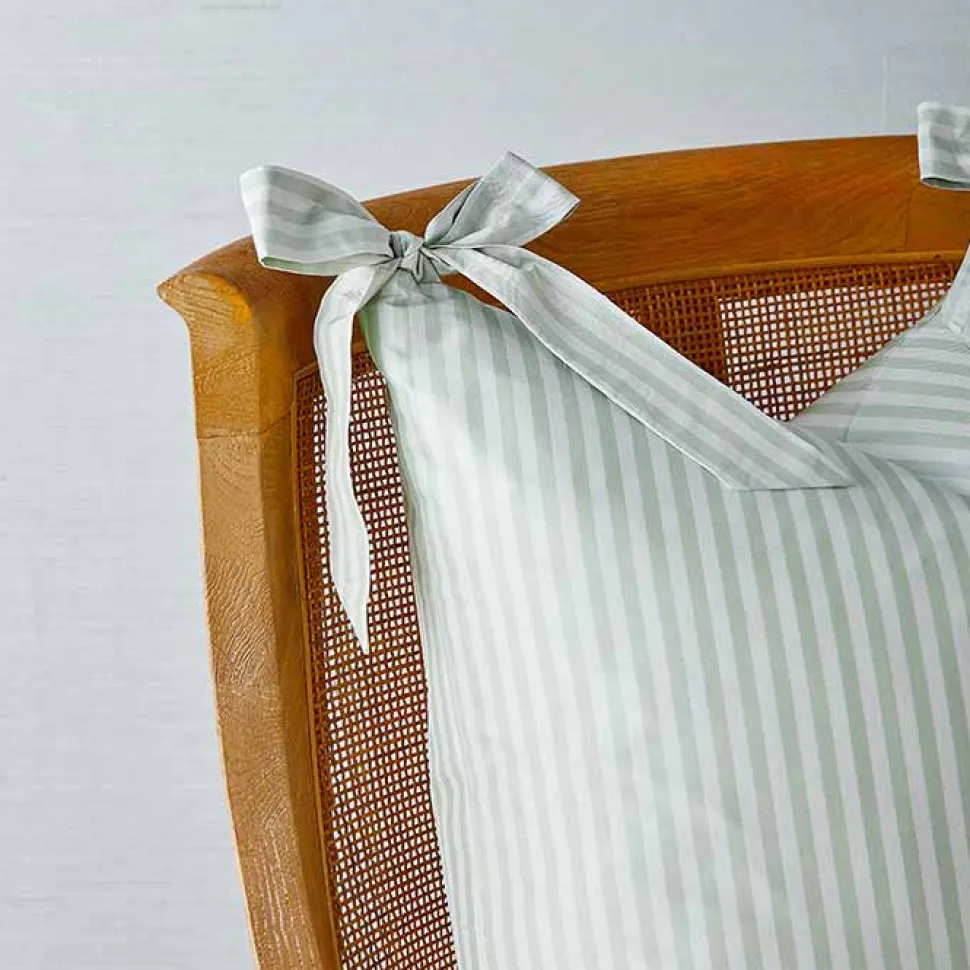 Noelle Bow Pillow in Wintergreen
