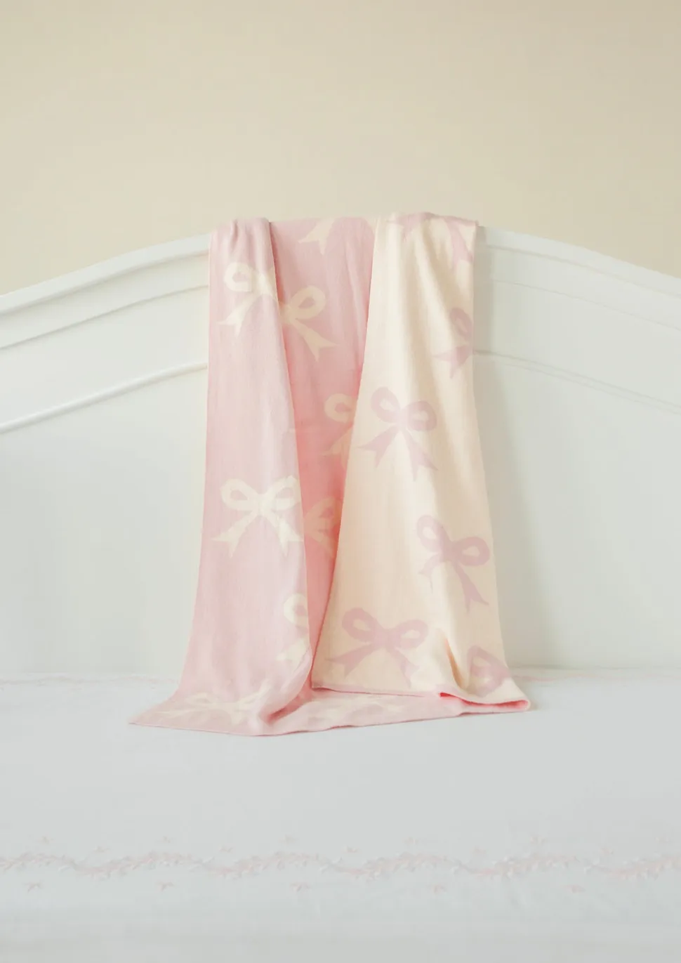 Nursery Blanket in Pink Bow