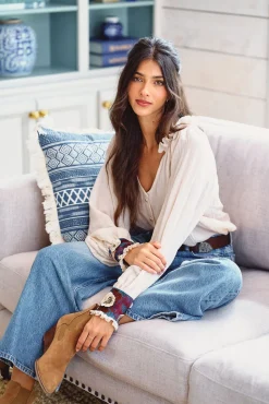 Pansy Blouse in Creme