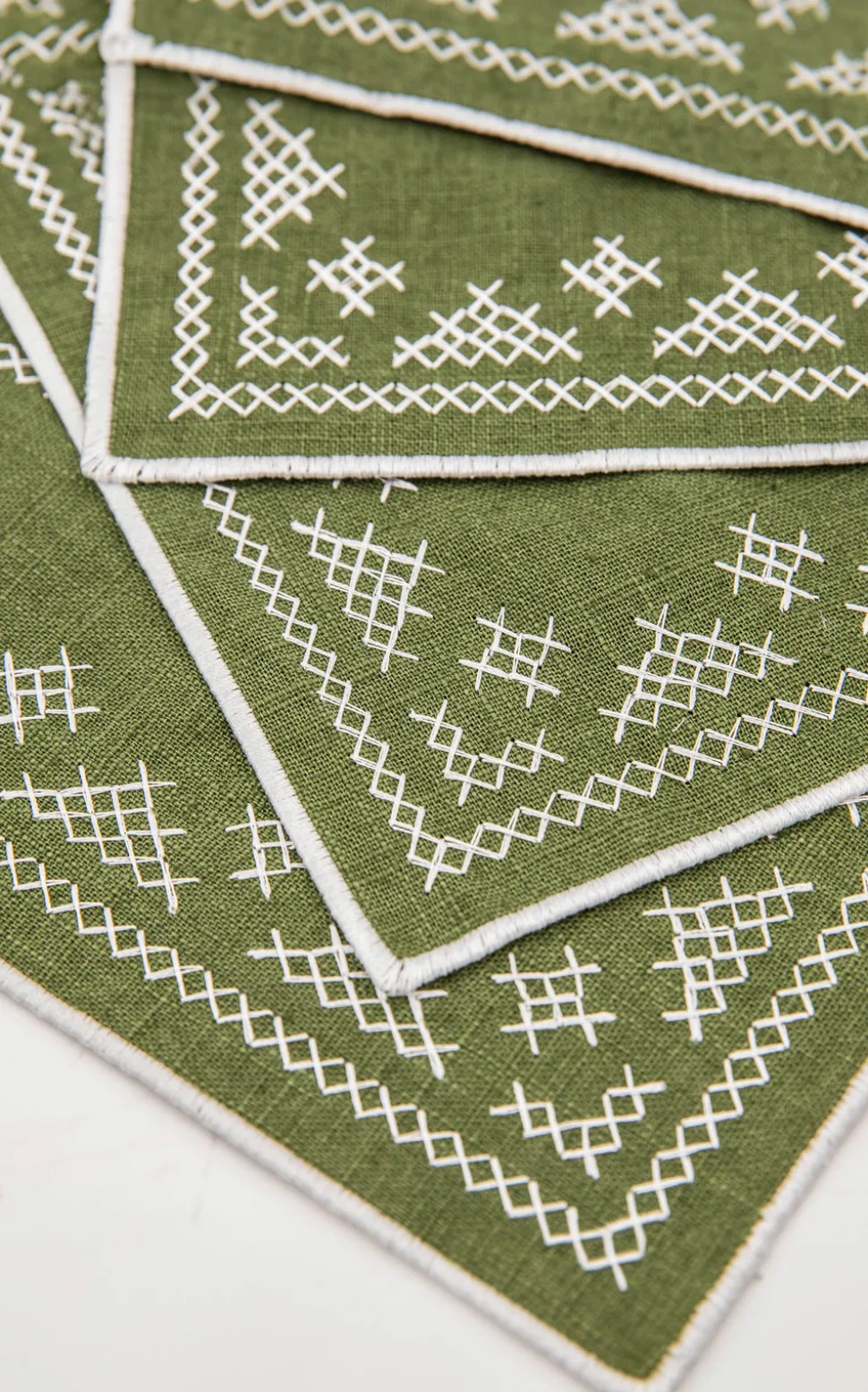 Pedralbes Placemats in Olive, Set of 4