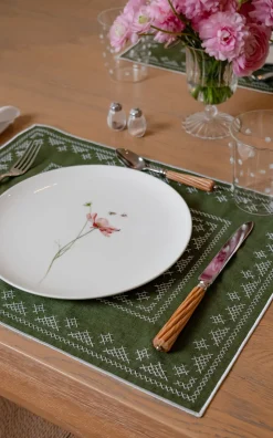 Pedralbes Placemats in Olive, Set of 4
