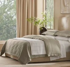 Percale Hemmed Duvet Set in Oak