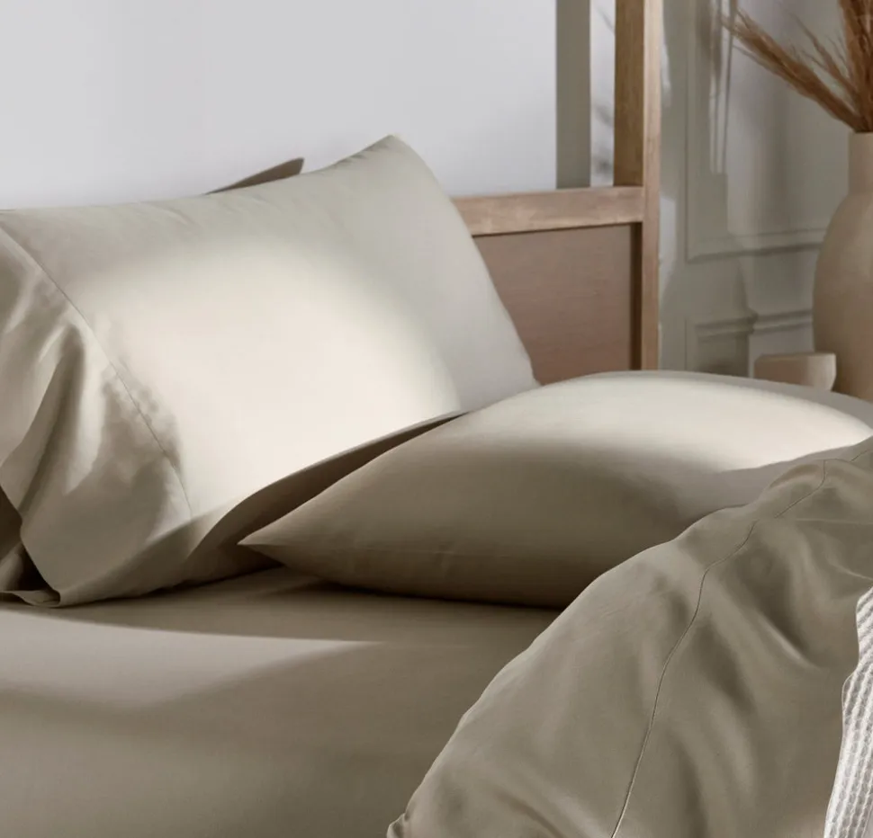 Percale Hemmed Pillowcase Set in Oak