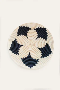 Petal Raffia Plateau