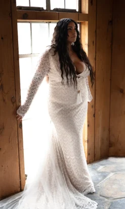 Recy Crochet Guipure Lace Backless Gown