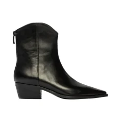 Reed in Black Leather