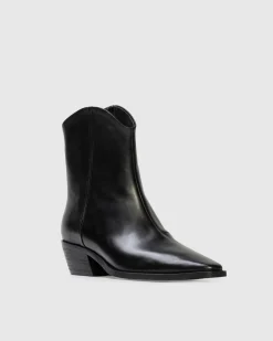 Reed in Black Leather