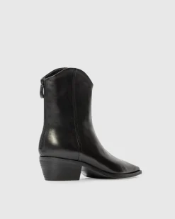 Reed in Black Leather