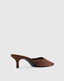Riley 50 in Brownie Suede