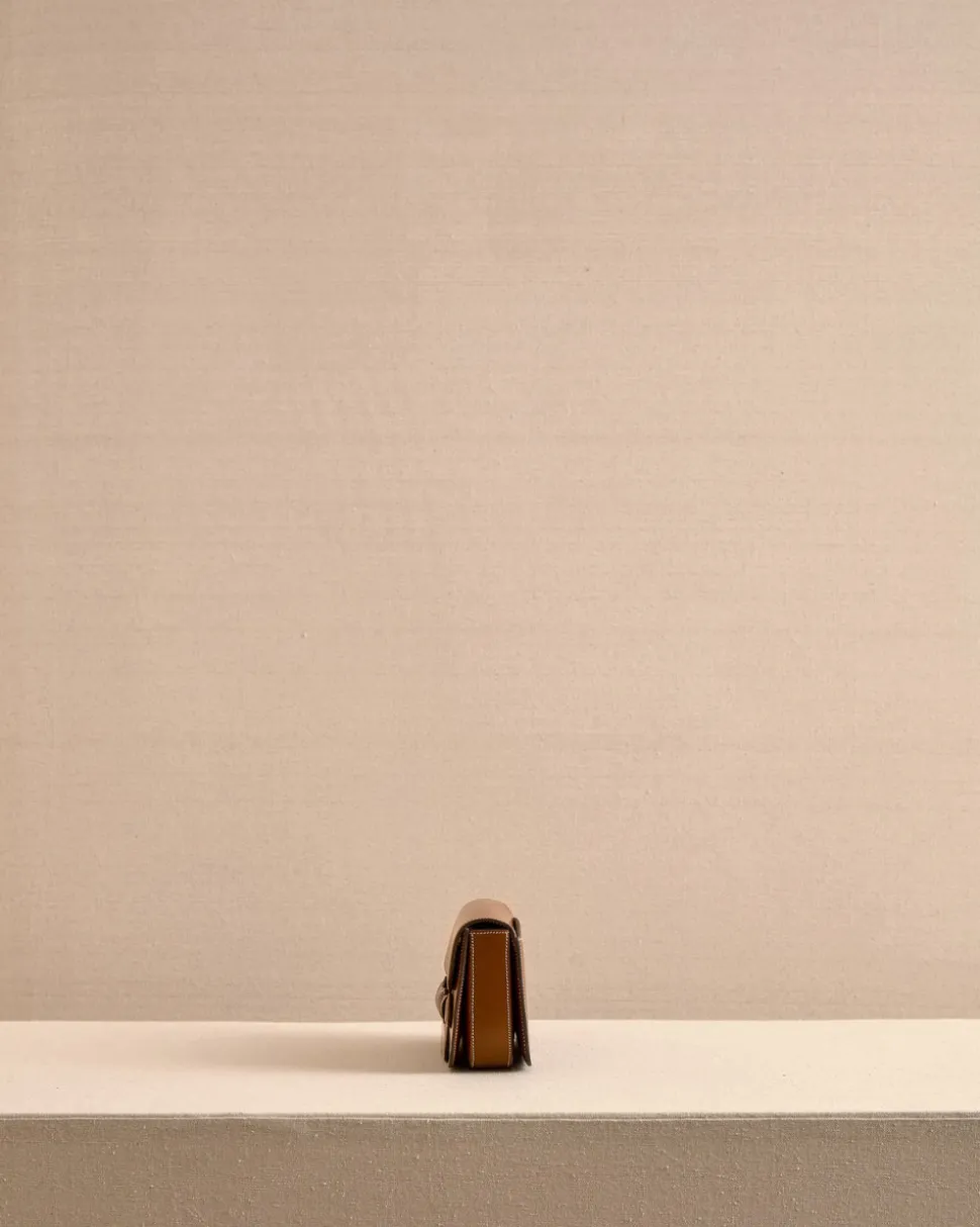 Romy Clutch in Acorn