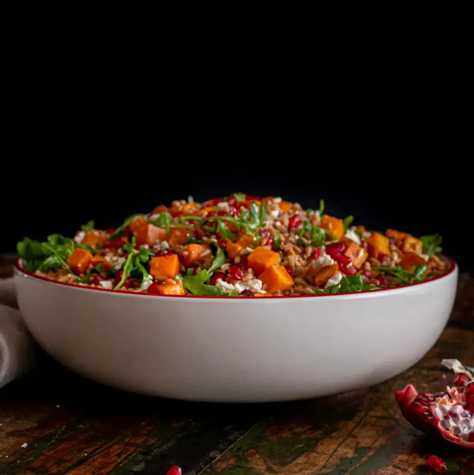 Serving Bowl in Red Rim