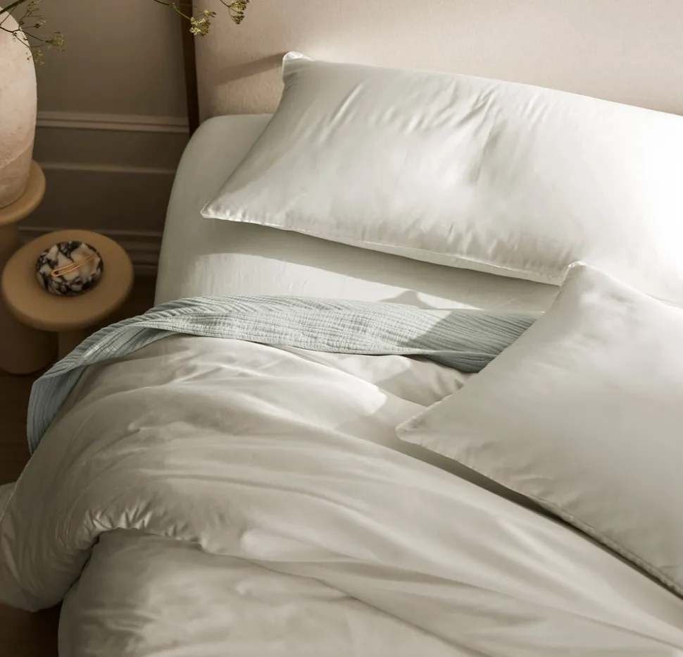 Signature Comforter Set in White