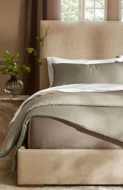 Signature Comforter Set in Oak