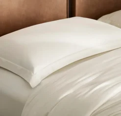 Signature Hemmed Duvet Set in Cream