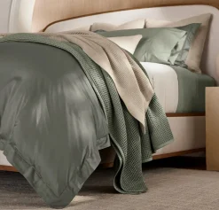 Signature Hemmed Duvet Set in Juniper