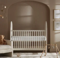 Signature Hemmed Fitted Crib Sheet in Mist