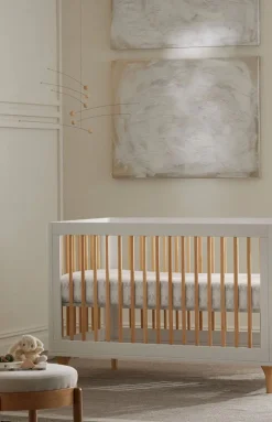 Signature Hemmed Fitted Crib Sheet in Cottontail