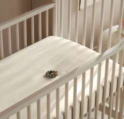 Signature Hemmed Fitted Crib Sheet in Natural