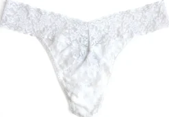 Signature Lace Low Rise Thong