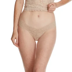 Signature Lace Low Rise Thong