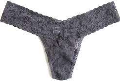 Signature Lace Low Rise Thong