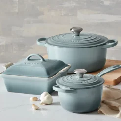 Signature Round Dutch Oven in Sea Salt