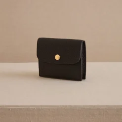 Skip 13 in Tumbled Grain Black