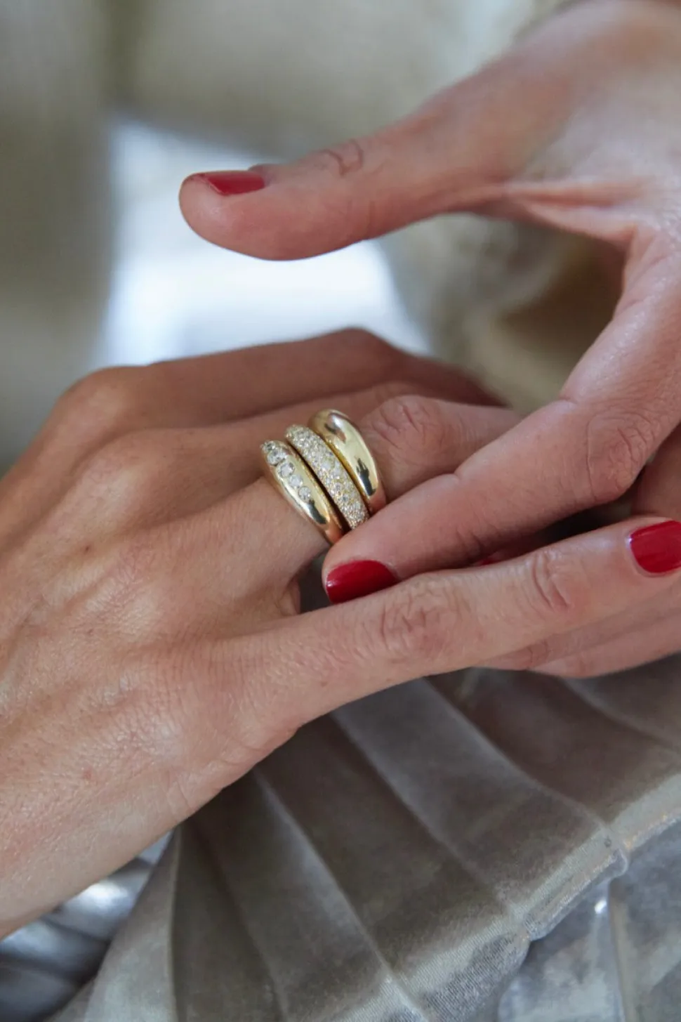 Small Balloon Ring with Ascending White Diamonds