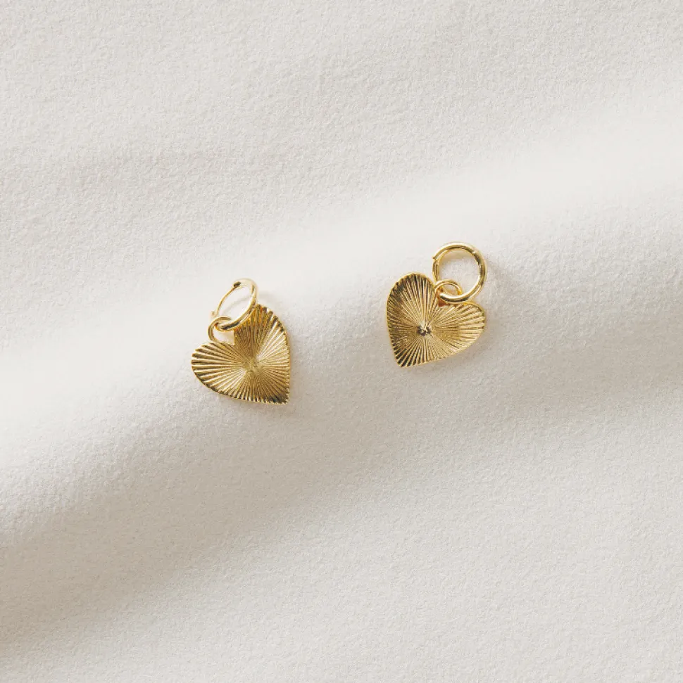 Small Ribbed Heart of Gold Huggies