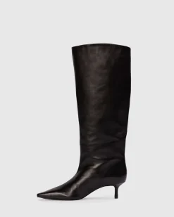 Sutton 50 in Black leather