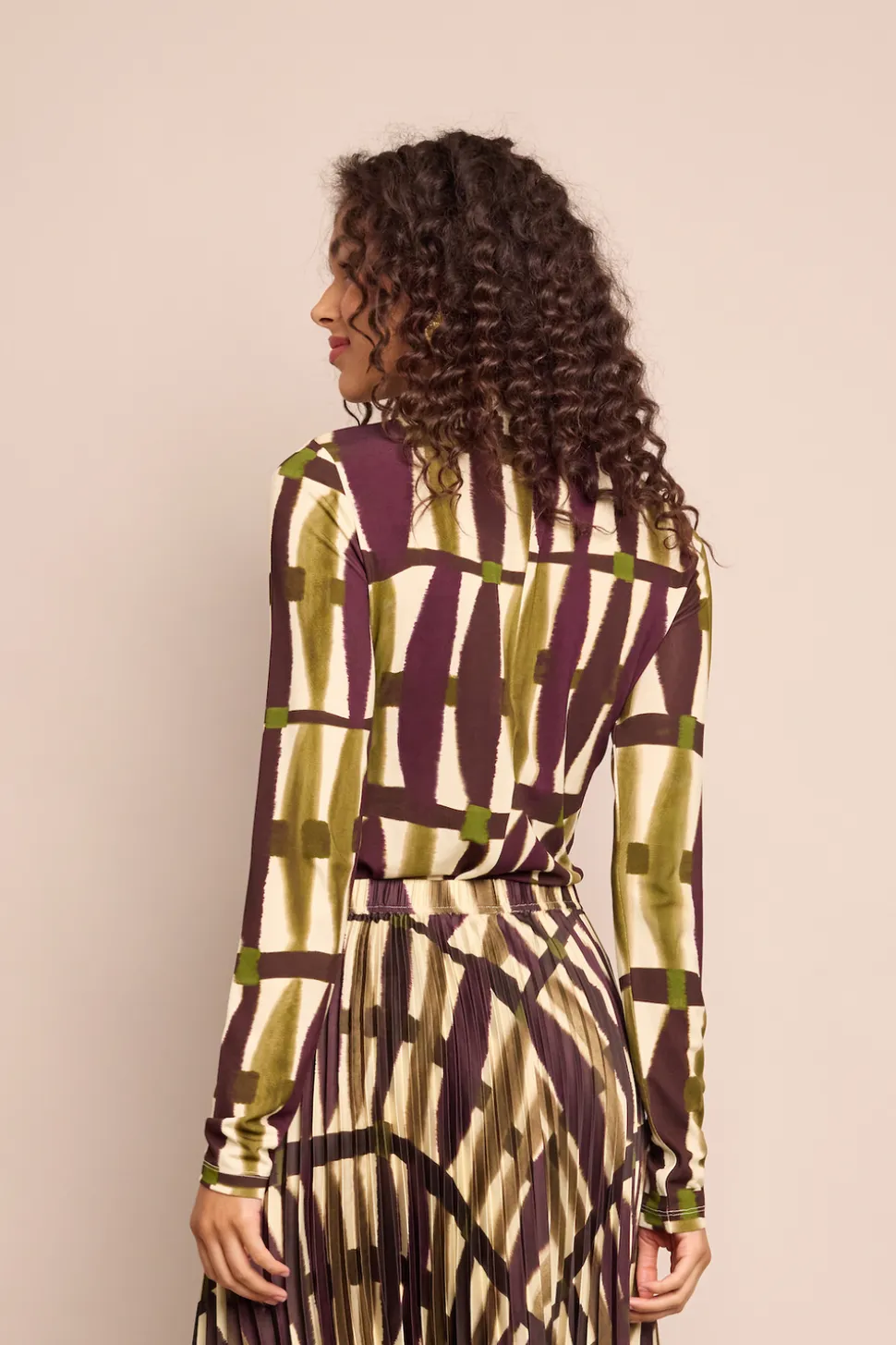 Suzie Top in Amable Olive