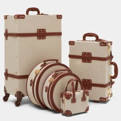 The Editor in Brown Carryon