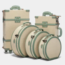 The Editor in Sea Green Carryon