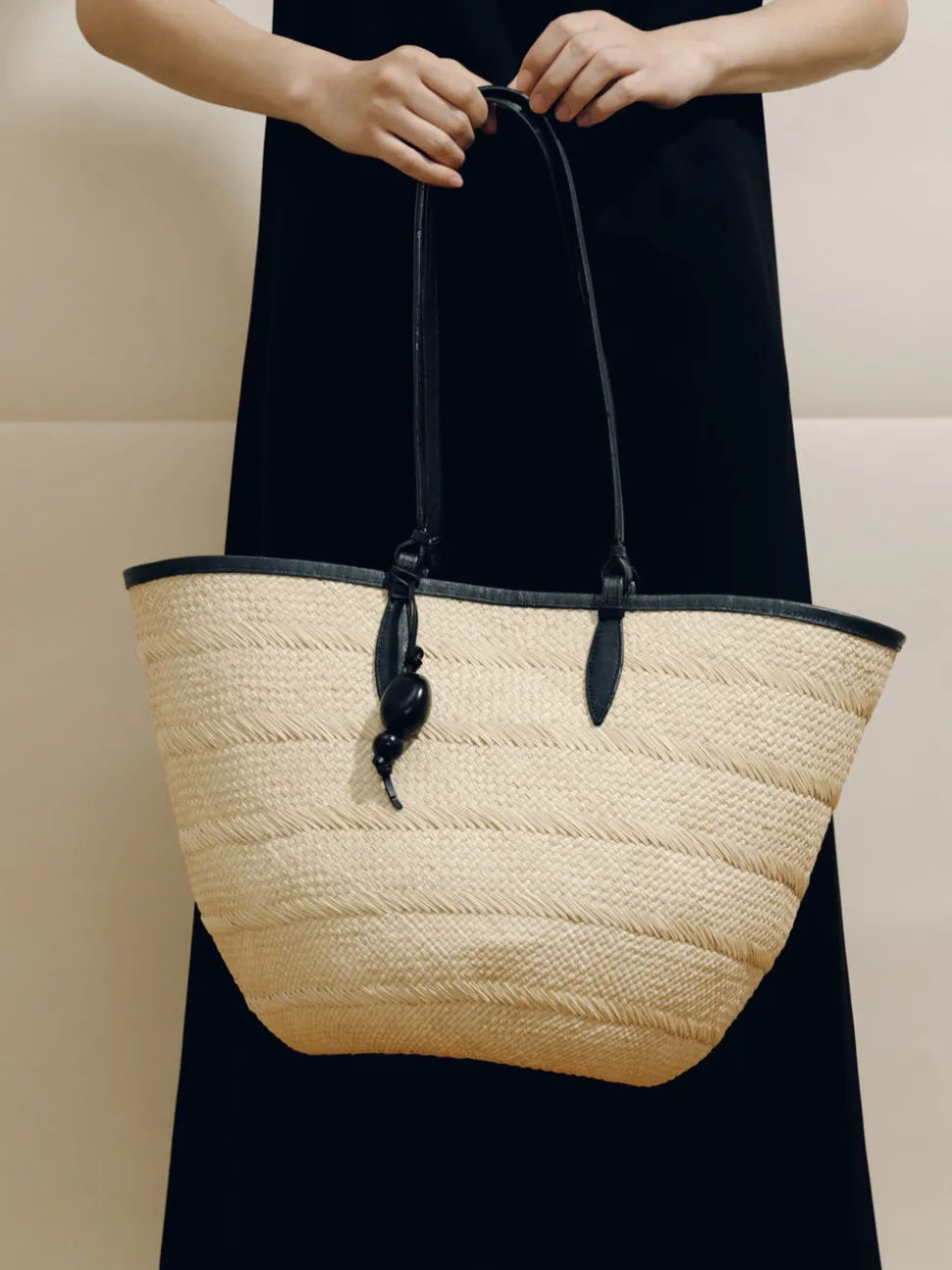 The Medium Basket in Black Natural Fiber