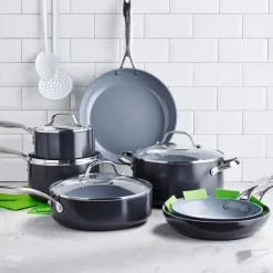 Valencia Collection Cookware 11-Piece Set in Black