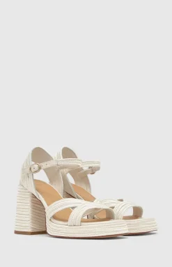 Valle in White