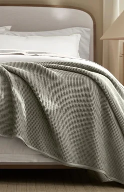 Waffle Bed Blanket in Sageleaf