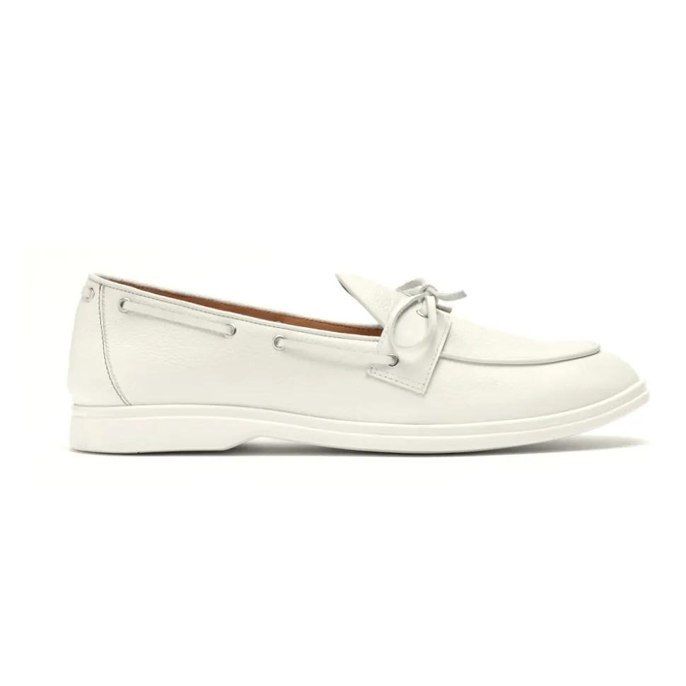 Women's Vintage White Pebbled Leather Barca Yacht Loafer